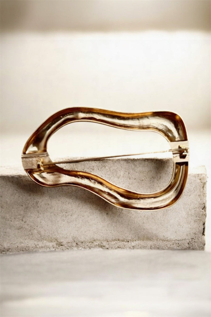 The Sculpted Gold Pin